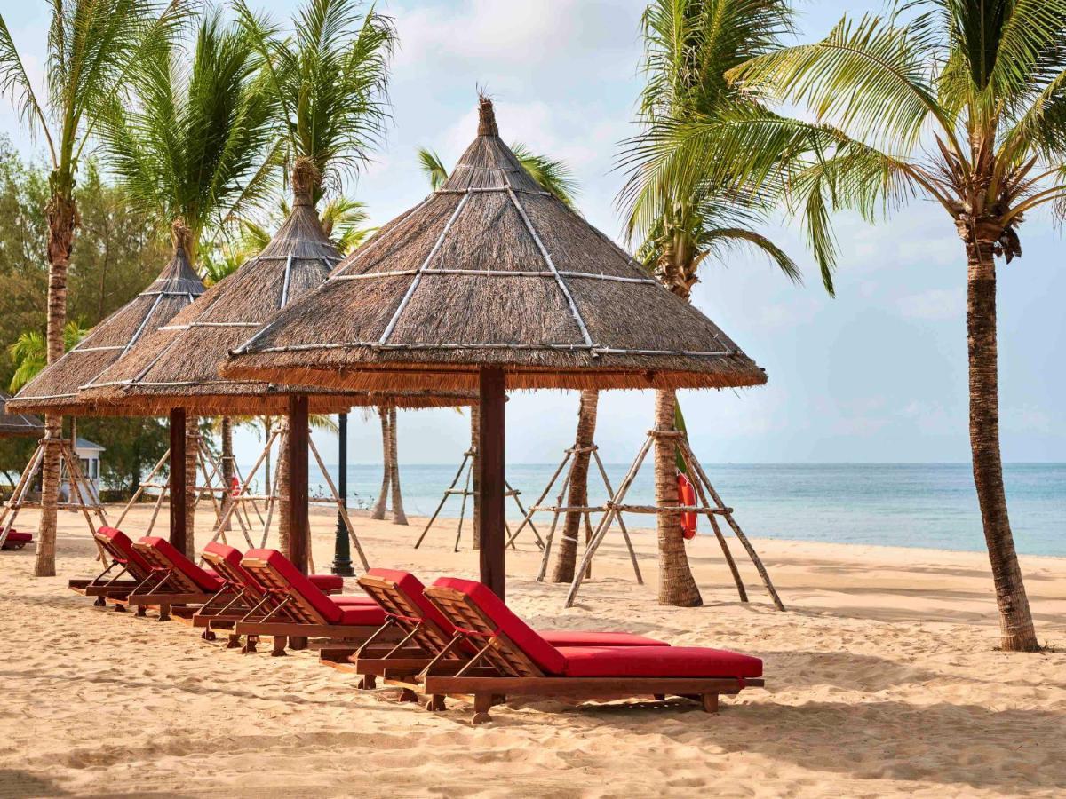 Moevenpick Villas & Residences Phu Quoc Bagian luar foto The beach at the Sheraton Nha Trang Hotel & Spa Resort