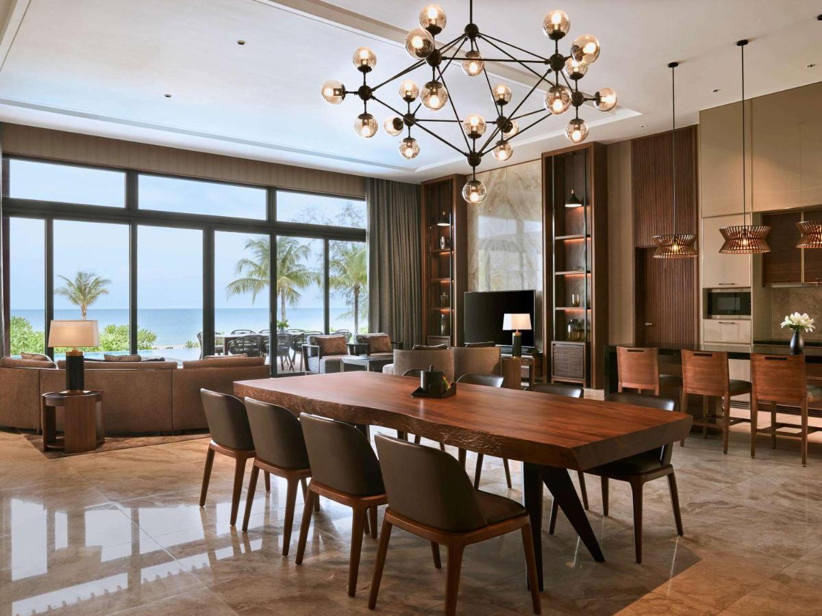 Moevenpick Villas & Residences Phu Quoc Bagian luar foto A dining room